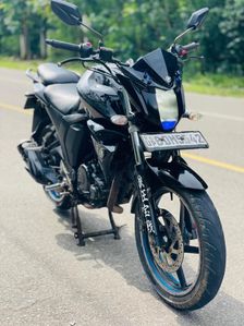 Yamaha FZ V2 2015