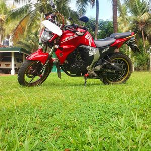 Yamaha FZ v2 2015