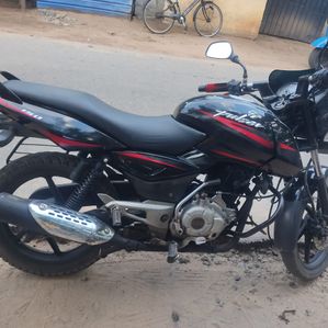 Bajaj Pulsar 150 2015 - Image 3