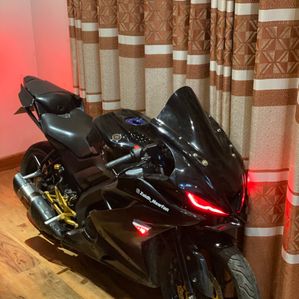 Yamaha R15 2019 - Image 2
