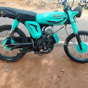 Yamaha YB100 1986 - Image 2