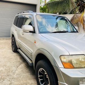 Mitsubishi Pajero 1999 v75 - Image 3
