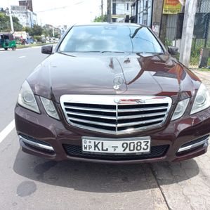 Mercedes Benz E200 W212 2010 - Image 2