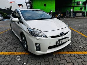 Toyota Prius S Touring 2011