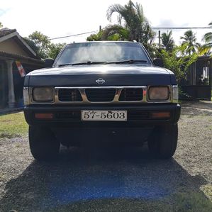 Nissan Double cab D21 1995 - Image 2