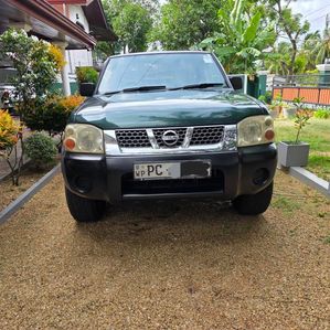 Nissan Double cab 2011 - Image 2