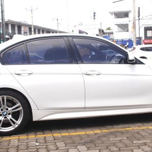 BMW 318i Sports 2018 - Image 2