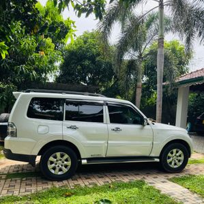 Mitsubishi Montero 2013 - Image 2