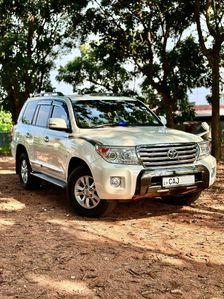Toyota Land Cruiser Sahara V8 2015