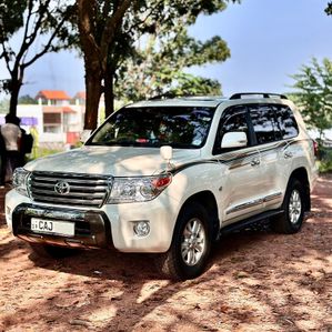 Toyota Land Cruiser Sahara V8 2015 - Image 2
