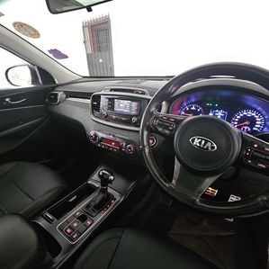 Kia Sorento 2015 - Image 2