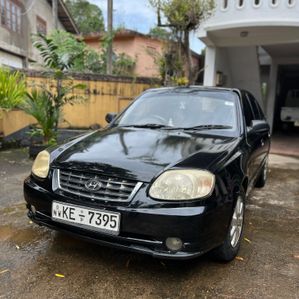 Hyundai Accent 2004 - Image 2