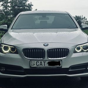 BMW 520d Three Option 2015 - Image 2