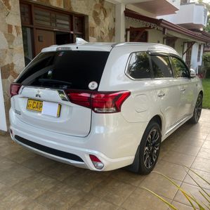 Mitsubishi Outlander 2015 - Image 4