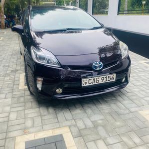 Toyota Prius 2013 - Image 2