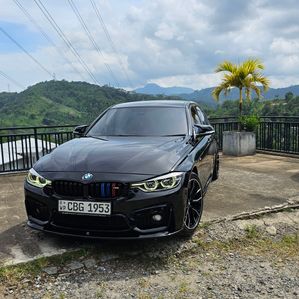 BMW 318i M3 Luxury Line 2019 - Image 2