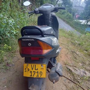 Honda Dio 2009 - Image 2