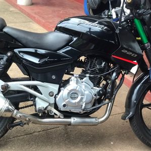 Bajaj Pulsar 220F 2012 - Image 2