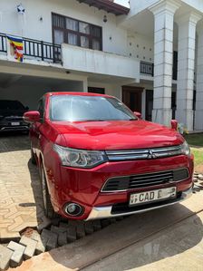 Mitsubishi Outlander 2014