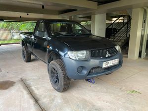 Mitsubishi L200 single cab 2009