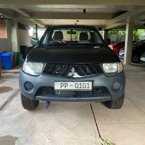 Mitsubishi L200 single cab 2009 - Image 2