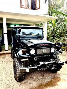 Toyota FJ Cruiser 1982