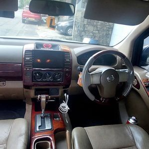 Nissan Navara Frontier 2010 - Image 2