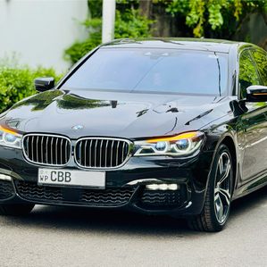 BMW 740e M Sport Swb Black FL 2018 - Image 3