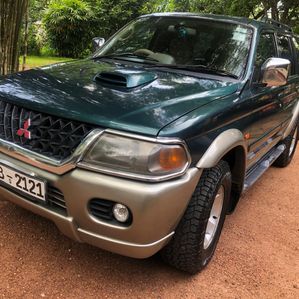 Mitsubishi Montero Sport 2004 - Image 2