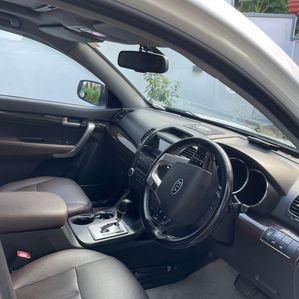 Kia Sorento 2012 - Image 2