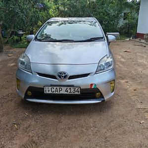 Toyota Prius 3rd Generation 2012 - Image 2