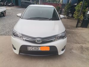 Toyota Axio Hybrid NKE 165 2014