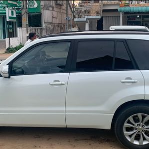 Suzuki Grand Vitara 2013 - Image 2