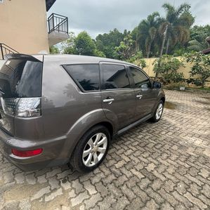 Mitsubishi Outlander 2011 - Image 2