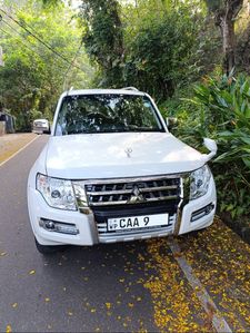 Mitsubishi Montero 2013