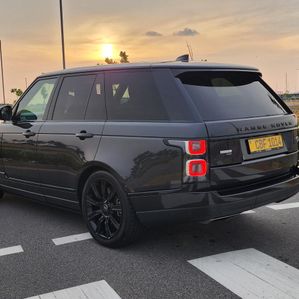 Land Rover Range Autobiography SWB 2019 - Image 2