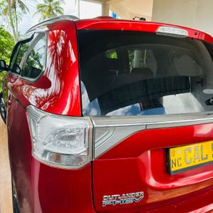Mitsubishi Outlander PHEV 2015 - Image 4