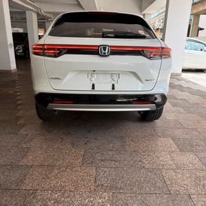 Honda Vezel Vezal z Grade 2025 - Image 4