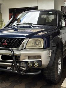 Mitsubishi L200 2003