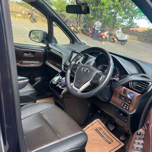 Toyota Esquire GI 2015 - Image 2