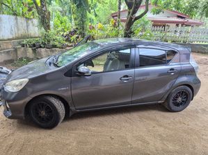Toyota Aqua S Grade 2013