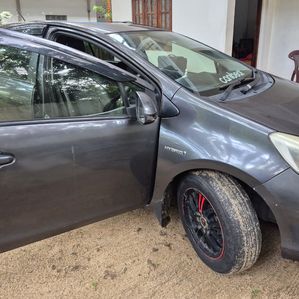 Toyota Aqua S Grade 2013 - Image 2