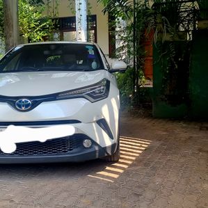 Toyota CHR 2017 Hybrid - Image 2