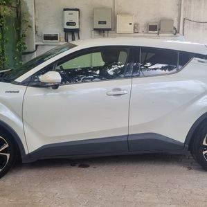 Toyota CHR 2017 Hybrid - Image 4