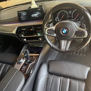 BMW 520d 2019 - Image 2