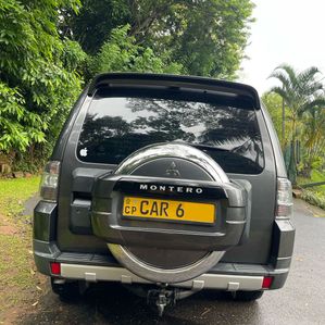 Mitsubishi Montero Jeep 2015 - Image 2