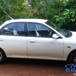 Kia Sephia 2000 - Image 2
