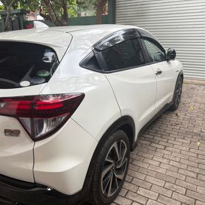 Honda Vezel RS Sensing 2017 - Image 4