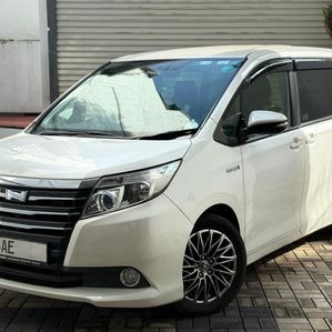 Toyota Voxy Noah 2014 - Image 3