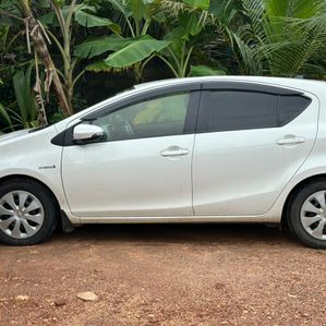 Toyota Aqua G Grade 2013 - Image 2